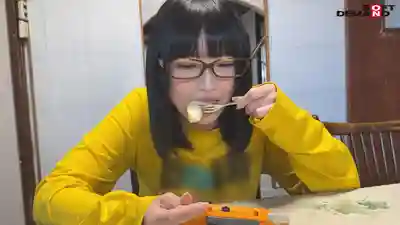 SDAM-113 紀實 快30歲的喪女姊姊 看到肉棒就兩眼放光的蘿莉體型乾物姊姊（27歲） ~ 雫月心桜的劇照7