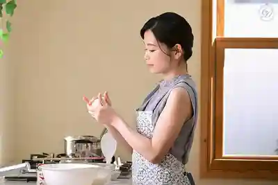 DLDSS-529 閃電移籍DAHLIA 從人妻蛻變為女優 那個真正的人妻來了! ~ 小泉玖美的劇照10