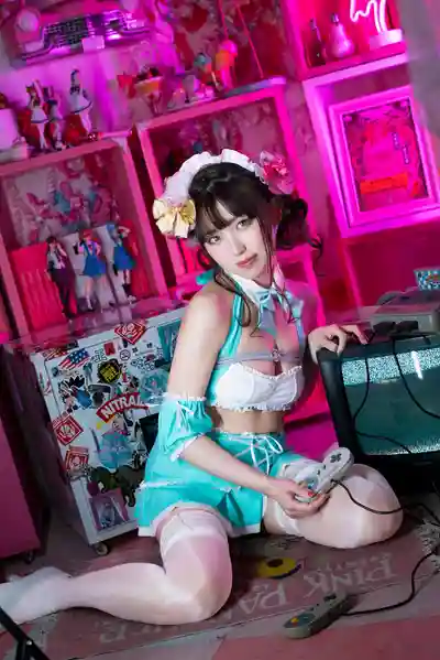 里美百音第9張寫真