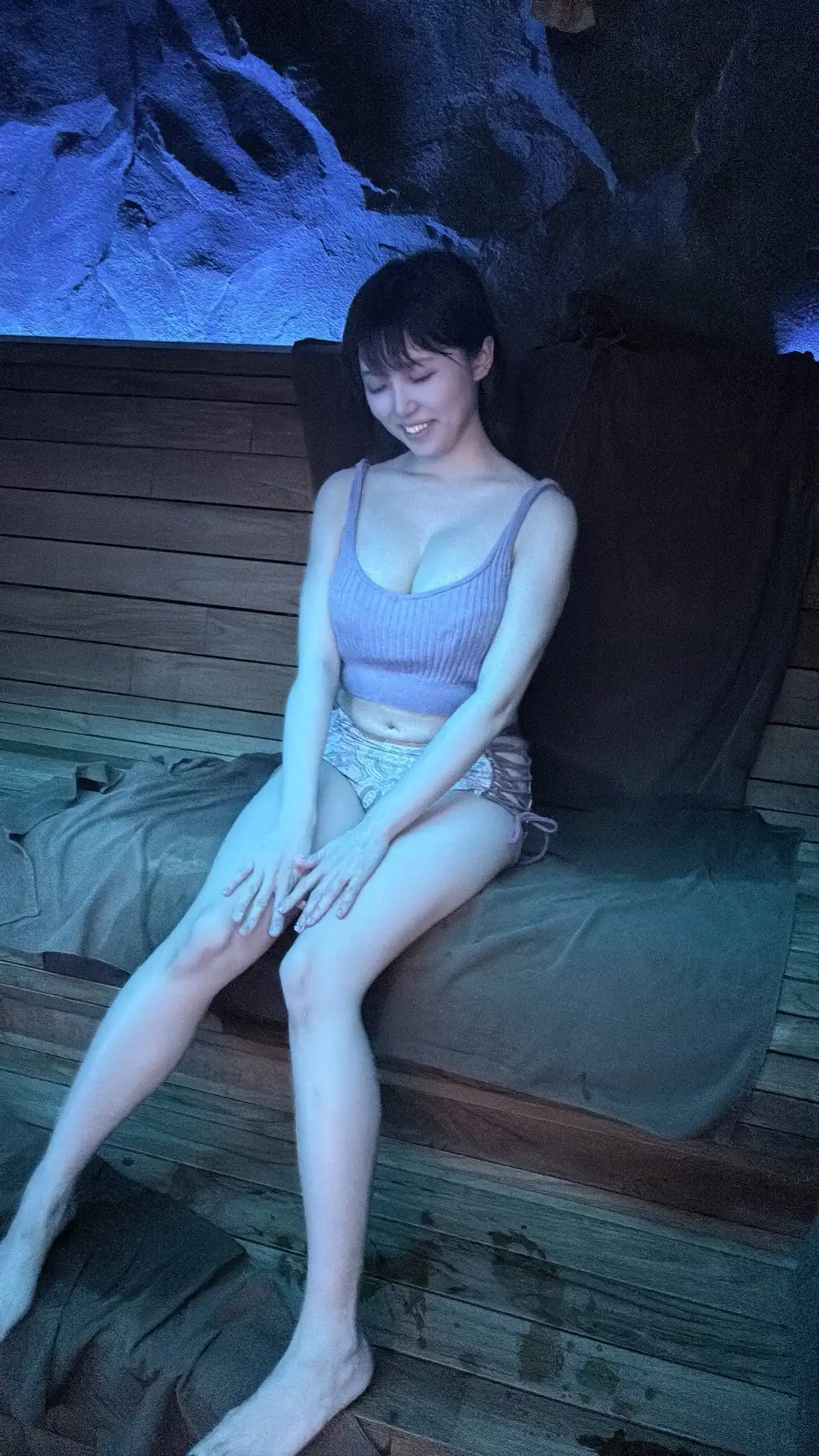 里美百音第29張寫真
