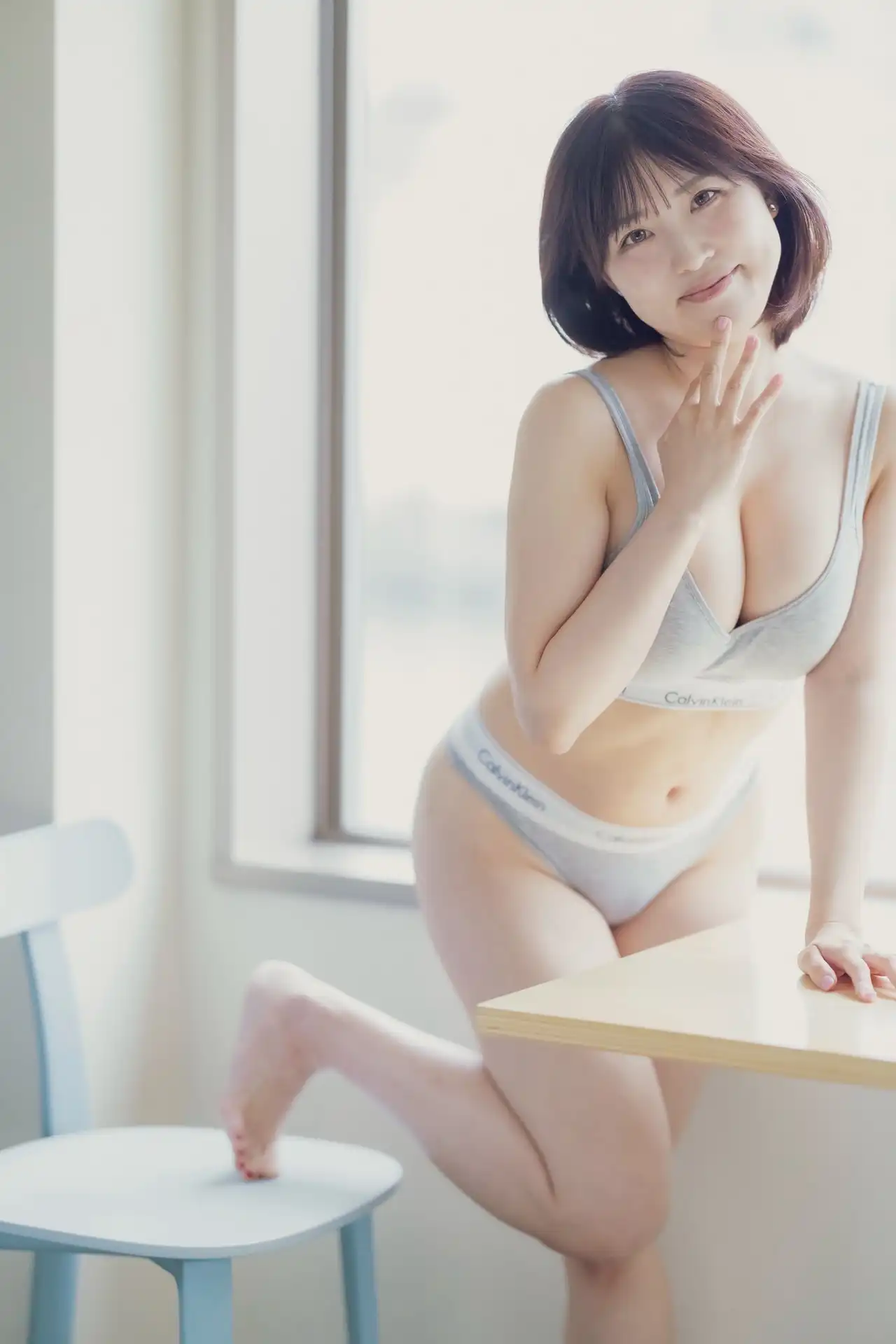 里美百音第4張寫真