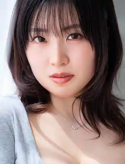 里美百音封面照片寫真