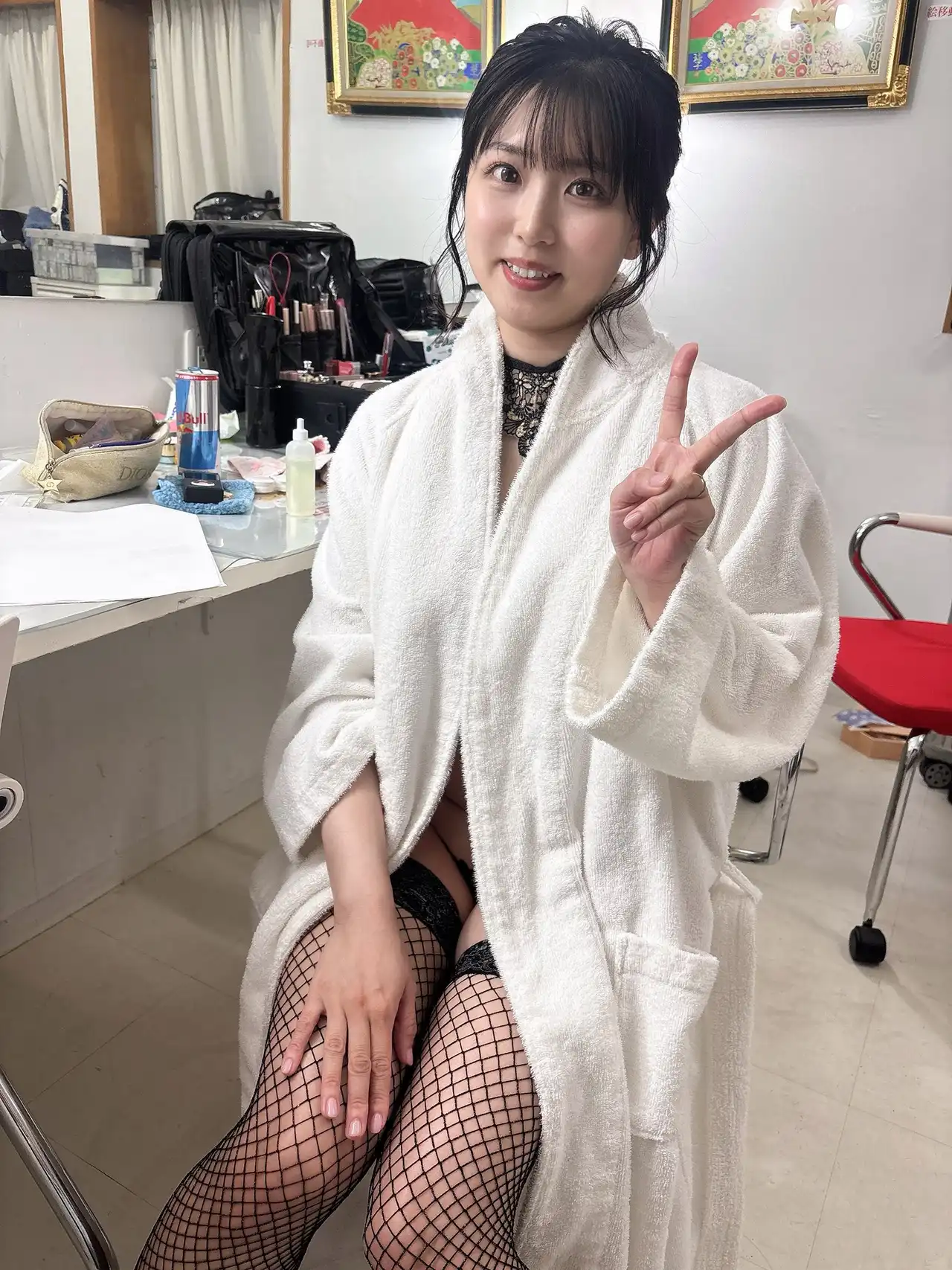 里美百音第56張寫真