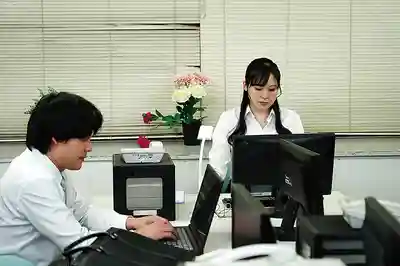 CLOT-043 魅惑黑絲女上司 ~ 上野真奈美的劇照14