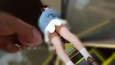 CEMD-889 耻辱，凌辱，下邊塞著跳蛋的繁華街約會！44 ~ 糸井瑠花的劇照15