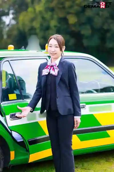 SDNM-563 SNS九萬粉的人妻計程車女司機 45歲最終章 毫不知情的人妻的野戰、露出、7P 羞恥溫泉之旅 ~ 春木蘭子的劇照16
