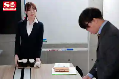 SONE-108 相部屋NTR 絕倫上司與新進女社員出差同房 從早到晚沉溺於不倫性愛的夜晚 ~ 黒岛玲衣的劇照10