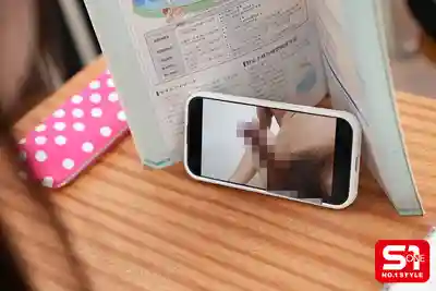 SNOS-403 連上課都在偷偷自慰的青春期荷爾蒙爆棚少女 每天在校園裡偷偷把同班的我拉去狂幹 ~ 白上咲花的劇照16