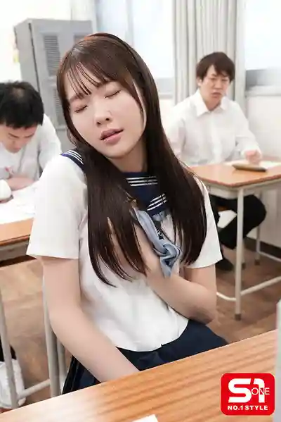 SNOS-403 連上課都在偷偷自慰的青春期荷爾蒙爆棚少女 每天在校園裡偷偷把同班的我拉去狂幹 ~ 白上咲花的劇照15