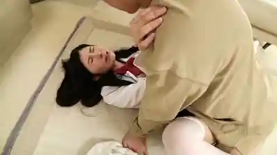 EKDV-829 【4K】童貞被青梅竹馬奪走了…剛交到女朋友的處男 乖巧可愛的青梅竹馬主動當做愛陪練 ~ 設樂夕日的劇照9