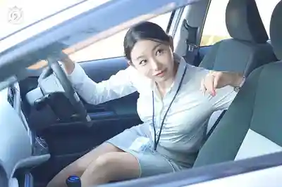 DLDSS-558 被外派到鄉下的我 每天都和人妻前輩一起搭車通勤 ~ 三葉千春的劇照10