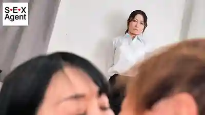 AGAV-181 一夫多妻家庭殺人事件 扭曲的愛釀成的悲劇 從證詞回溯案發前 誰才是說謊的兇手 ~ 月島櫻 春谷美雨的劇照11