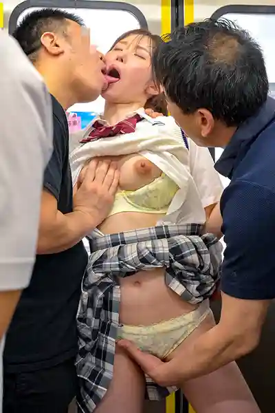 SVCAO-031 濃厚痴漢之吻2 滿員電車上動彈不得被舔到快感墮落 女生與女教師們的銷魂舌吻絕頂高潮 ~ 碧井ななは 綾瀬真里亞 響蓮的劇照2