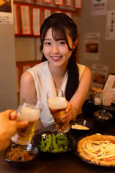 DOKS-693 心儀的可愛後輩OL酒後豹變!? 包廂居酒屋裡的暴走真空口交 ~ 青坂葵 山口由愛 松山みなみ的劇照18