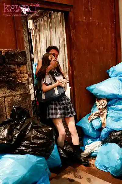 CAWB-044 鄰居垃圾屋裡被異臭中年大叔把軟體弄得滿是汗水潮吹精液 不拔出連擊中出55發搞懷孕的芭蕾制服少女末路 ~ 清野咲的劇照13