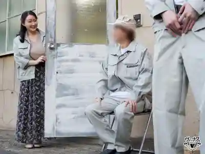 VEMA-265 我上班的小工廠老闆娘像媽媽一樣照顧大夥 連中出都幫你搞定～全公司社員都是穴兄弟～ ~ 城崎百瀨的劇照10
