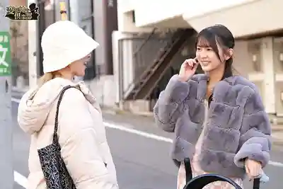 CLUB-936 推嬰兒車的人妻 跟蹤盜攝春藥迷姦的劇照2