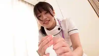 DVEH-096 天使級可愛護士幫敏感男清洗下體！害羞勃起的肉棒讓護士淫光閃閃 手活升級大爆射！主動騎乘破處 騷到失控高潮不斷…的劇照7