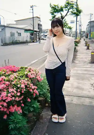 JERA-053 社區裡公認最大奶的新婚人妻找我傾訴夫妻煩惱 車內突如其來的一吻瞬間點燃慾火 衝進情趣旅館溫柔乳交加生插射了好幾發 ~ 羽月乃苍的劇照17