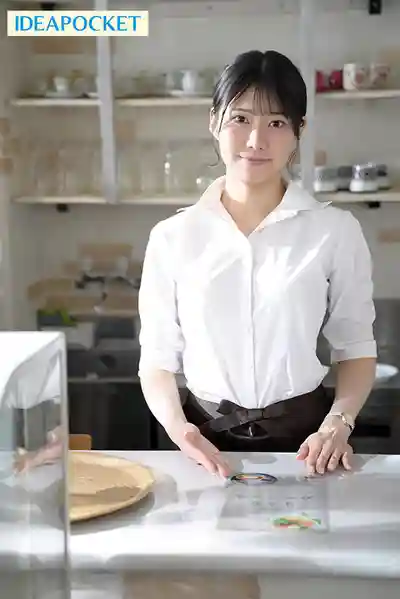 IPZZ-972 內向陰角的咖啡店女同事 初次約會把困惑的我拖進酒店搞到天亮 從那天起我就淪為她的肉便器 ~ 愛才莉亞的劇照1