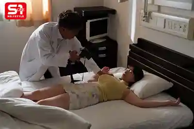SNOS-440 豐乳貴婦睡美人 ~失眠治療中被施加的惡劣猥褻行為~ ~ 奥田咲的劇照15