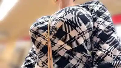HRSM-163 斜挎殺爆乳女子 黏著跟蹤觀察背帶勒出的巨乳 捕獲帶回無套生插射滿大奶的劇照9