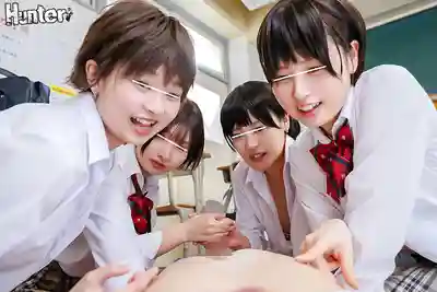 HUNTC-657 和假小子女同學的後宮中出亂交！入學後男女比1比9 幾乎都是女生的學校！有些女生也太像男的了吧？但假小子們的身材比想像中還騷 反差感讓勃起度暴漲200%的劇照8