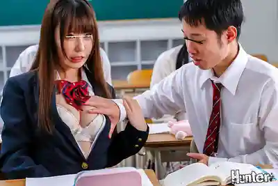 HUNTC-642 來比比上課時誰敢做更騷的事! 小惡魔淫亂女們趁遲鈍老爺爺老師的課上想幹就幹 還搞起了以午餐為賭注的色色大冒險的劇照13