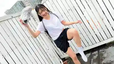 HRSM-164 淋得濕透盡情享受青春！暴雨突襲濕身透視 青春期少年瞬間勃起的劇照15