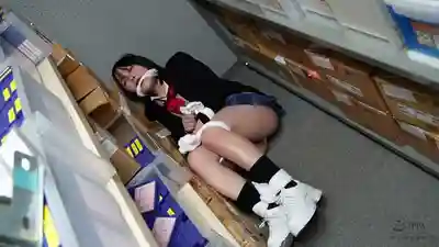 CMV-213 Damsel in Distress 苦難少女 2 ~ 佐藤千夏 百田胡桃 瓊·洛夫喬伊 潤香里奈 宮ノ木しゅんか 五月ゆらぎ 香月えりさ 水谷夢露 等9人的劇照2