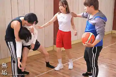 MUFR-012 都怪懦弱被霸凌的我… 替我出頭的青梅竹馬淪為學長們的性處理道具 沒用的我卻什麼都做不了 ~ 小野寺舞的劇照5