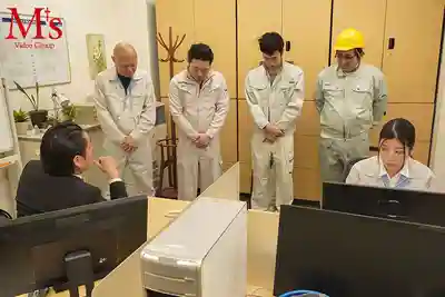 MVSD-708 高貴美人妻慘遭臭屌強制深喉輪姦 喉嚨深處被徹底蹂躪 嗚咽…喉嚨鼓包…乾嘔…社長夫人被監禁在小黑屋淪為醜惡男人們的喉奧肉便器 ~ 深雪詩織的劇照17