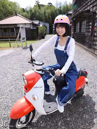 MUDR-401 能讓我中出嗎？纖細美少女被困偏遠村落 不被中出就回不了家！想盡辦法勾引純樸村民苦苦哀求中出 ~ 仓本菫的劇照10
