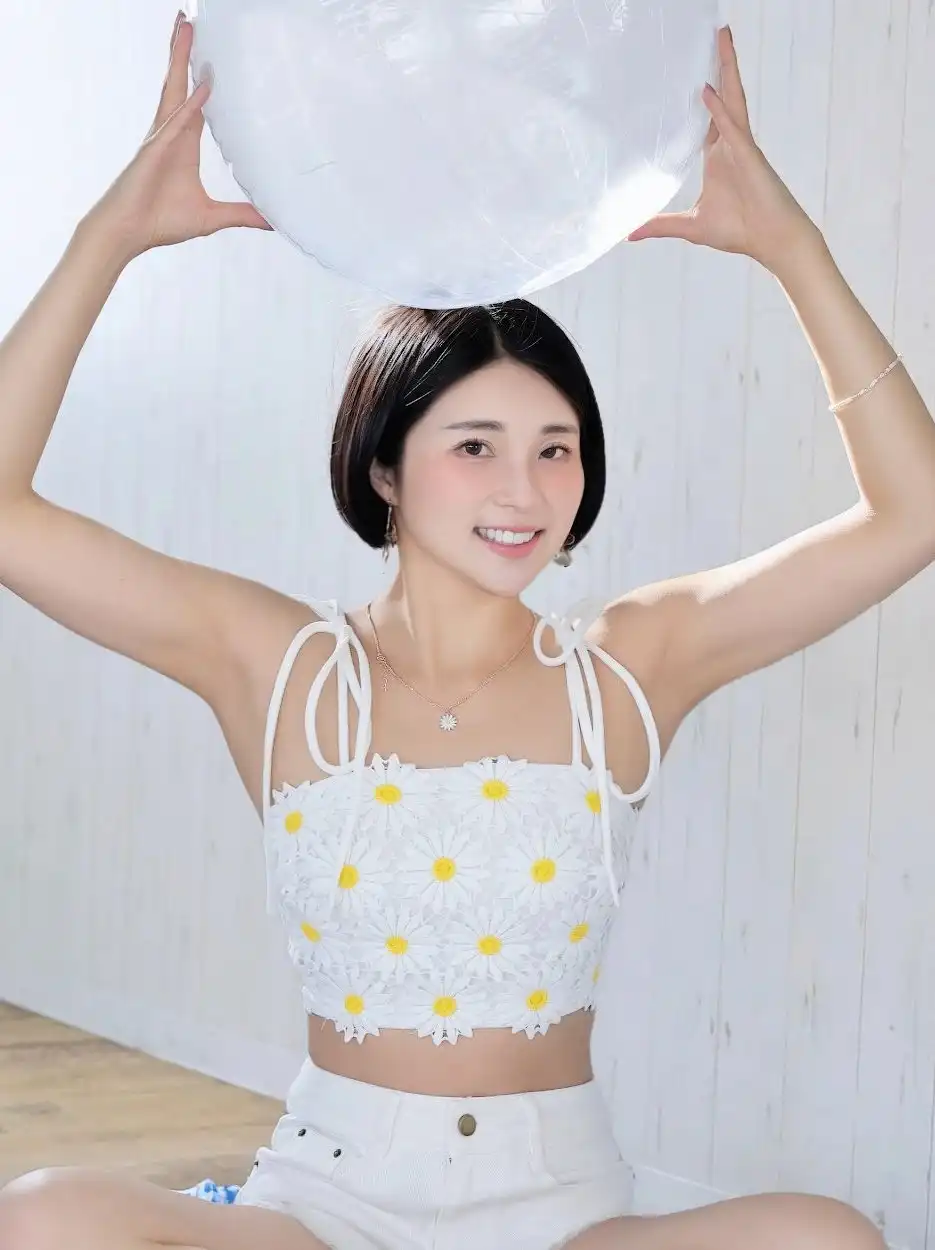 篠原天音第52張寫真