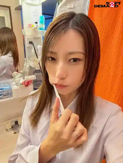 SDNM-554 SNS總粉絲4萬人的公務員 市役所上班的37歲人妻被深喉幹到浪叫 AV出道的劇照13