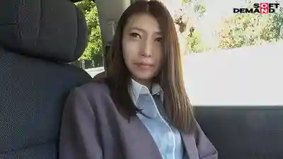 SDNM-554 SNS總粉絲4萬人的公務員 市役所上班的37歲人妻被深喉幹到浪叫 AV出道的劇照8