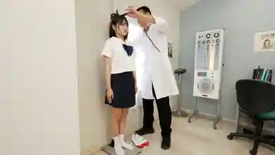 URMT-004 新生的猥褻健康檢查 發育期過敏乳首被揉捏觸診 ~ 八坂凪的劇照19