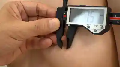URMT-004 新生的猥褻健康檢查 發育期過敏乳首被揉捏觸診 ~ 八坂凪的劇照11