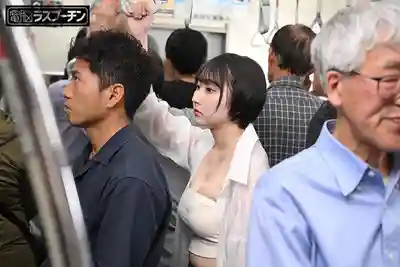 DRPT-124 滿員電車上穿平口小可愛晃動爆乳挑逗乘客的騷女 被反覆扒衣走光羞恥乳首開發 ~ 糸井瑠花的劇照16