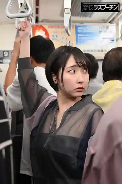 DRPT-124 滿員電車上穿平口小可愛晃動爆乳挑逗乘客的騷女 被反覆扒衣走光羞恥乳首開發 ~ 糸井瑠花的劇照11