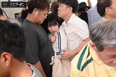 DRPT-124 滿員電車上穿平口小可愛晃動爆乳挑逗乘客的騷女 被反覆扒衣走光羞恥乳首開發 ~ 糸井瑠花的劇照4