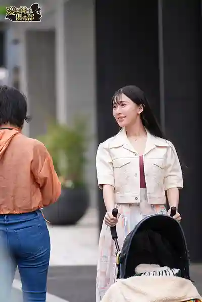 CLUB-946 推嬰兒車人妻尾行偷拍 媚藥昏睡輪姦的劇照2