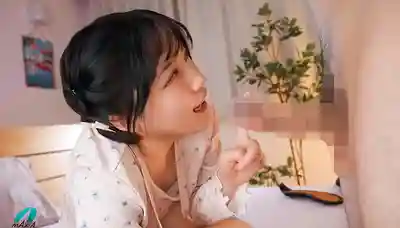 XVSR-906 絕對不能讓爸媽發現！和眼鏡娘繼妹甜蜜纏綿瘋狂做愛的日子 ~ 小鈴蜜柑的劇照5