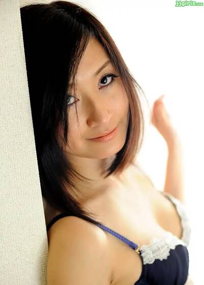 菊川亜美封面寫真圖片